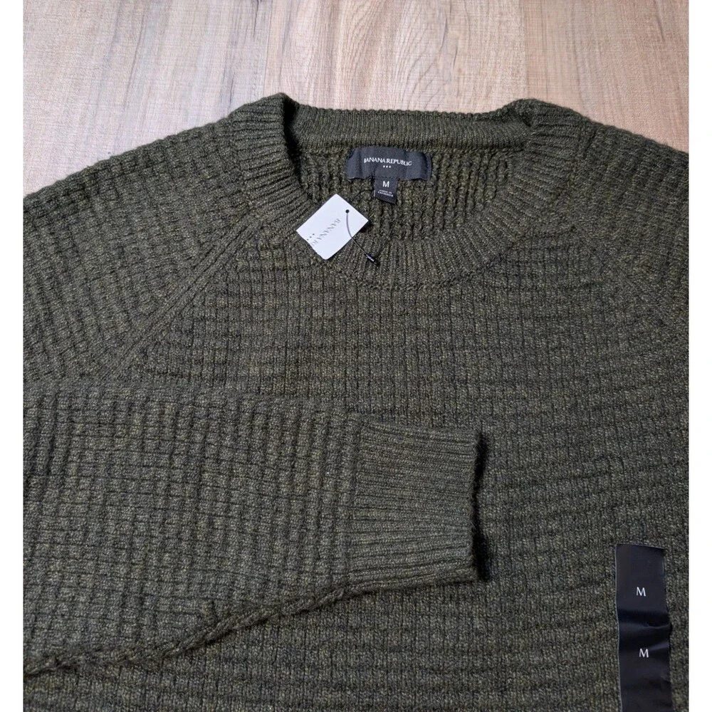 NWT Banana Republic Size M Cozy Textured Sweater Crew Neck Cotton Blend